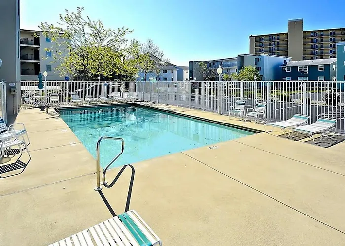 Holiday home Ocean Block With 2 Balconies Ac Fireplace Laundry & Shared Pool