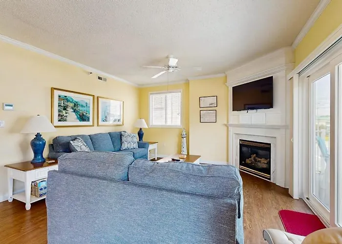 Holiday home Ocean Block With 2 Balconies Ac Fireplace Laundry & Shared Pool *