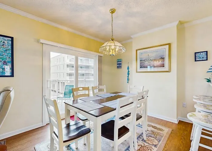 Ocean Block With 2 Balconies Ac Fireplace Laundry & Shared Pool