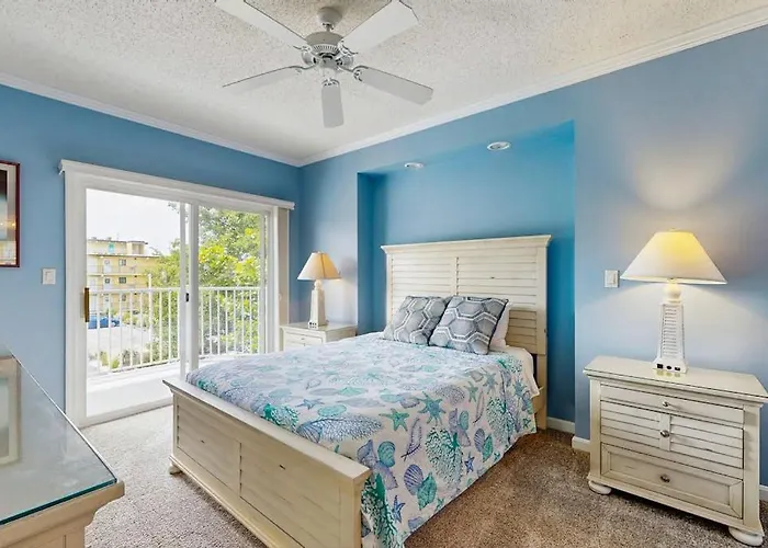 Holiday home Ocean Block With 2 Balconies Ac Fireplace Laundry & Shared Pool