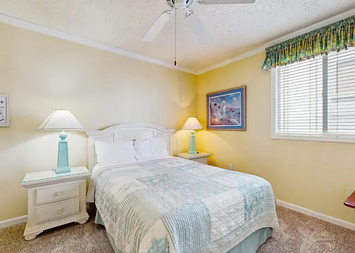 Ocean Block With 2 Balconies Ac Fireplace Laundry & Shared Pool